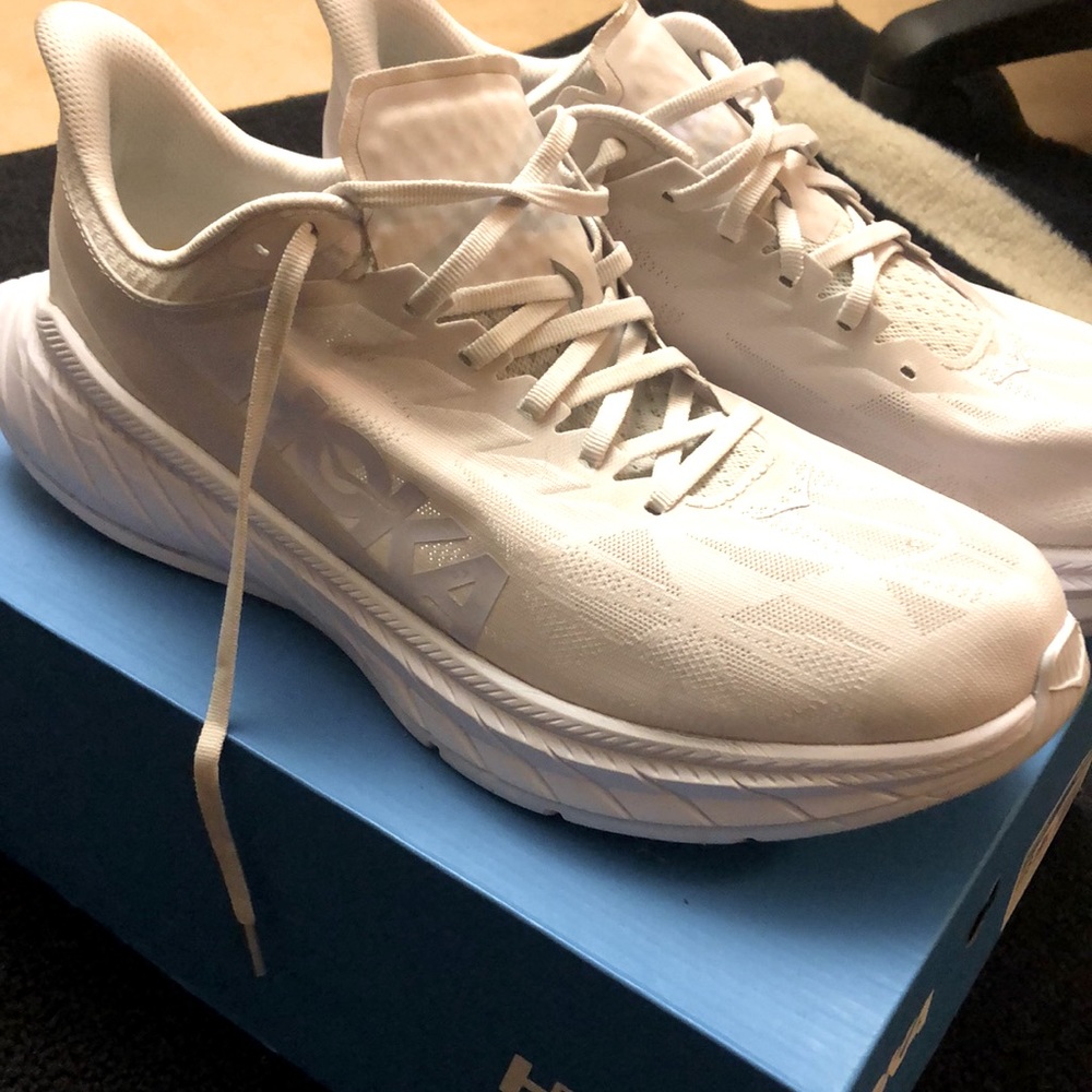 Hoka Carbon X2 all white limited editions